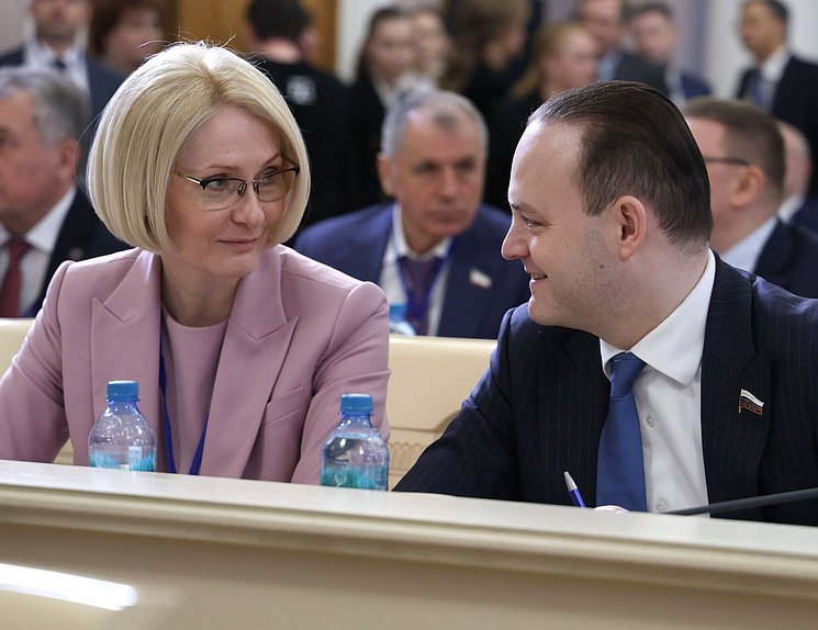 Заместители Председателя Государственной Думы Виктория Абрамченко и Владислав Даванков