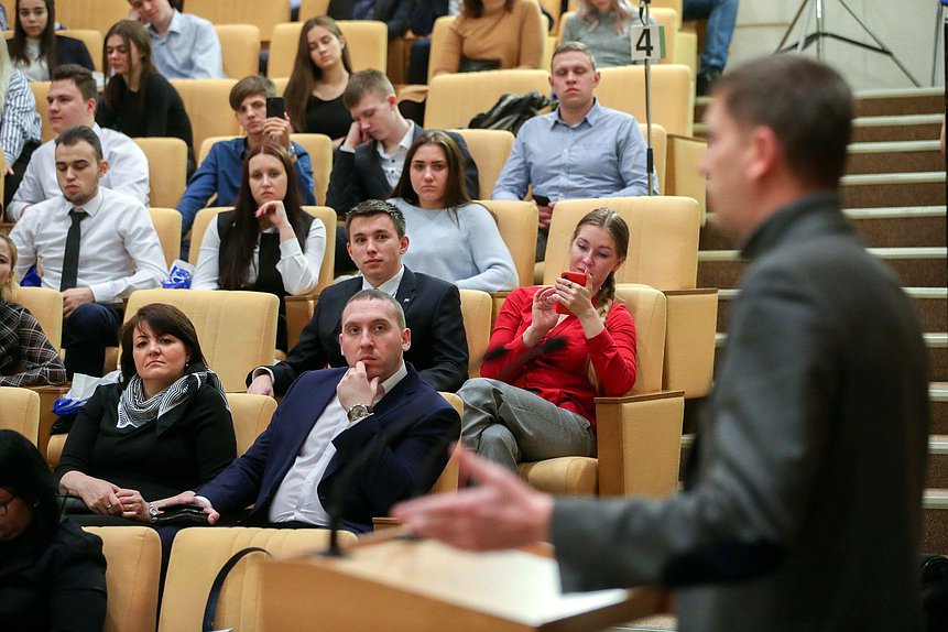 Круглый стол фракции ЛДПР на тему «Будущее государственное устройство России»