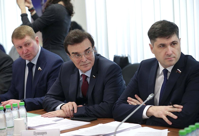 Член Комитета по экономической политике, промышленности, инновационному развитию и предпринимательству Александр Максимов