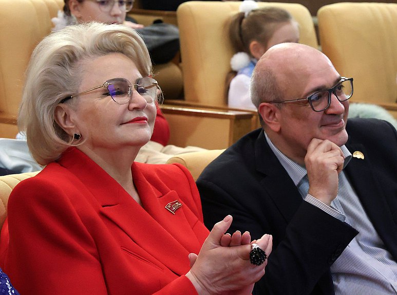 Председатель Комитета по защите семьи, вопросам отцовства, материнства и детства Нина Останина