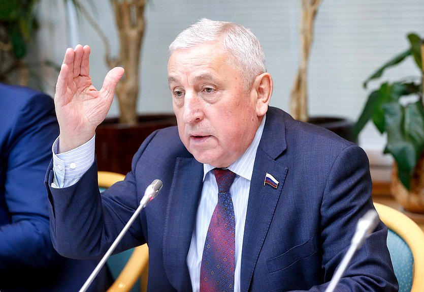 Председатель Комитета по региональной политике и проблемам Севера и Дальнего Востока Николай Харитонов