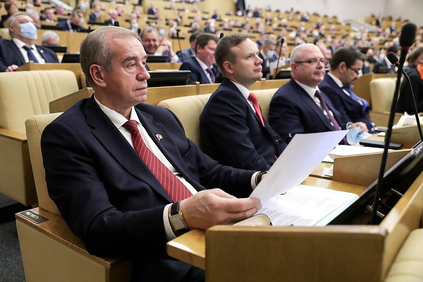 Депутат от фракции КПРФ Сергей Левченко