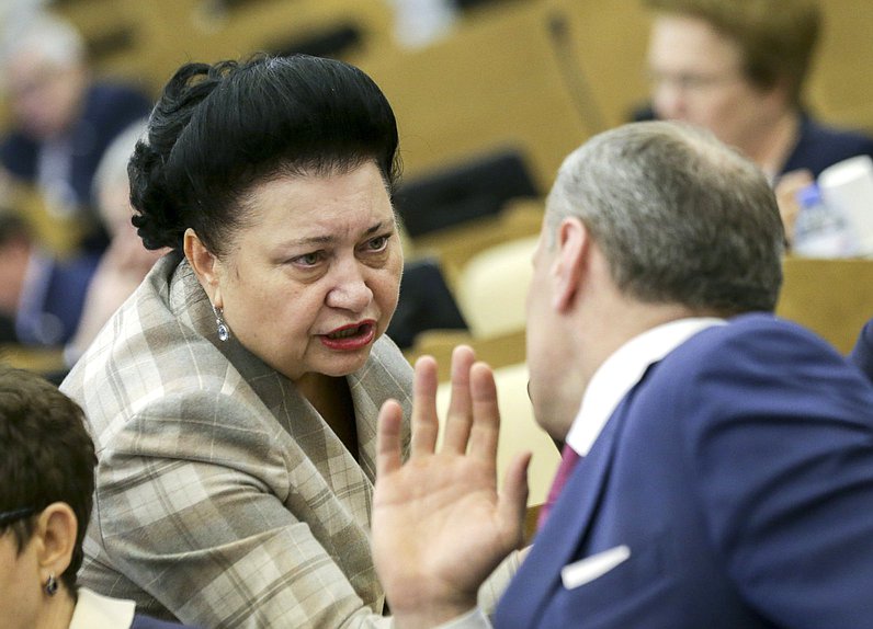Член Комитета по контролю и Регламенту Раиса Кармазина