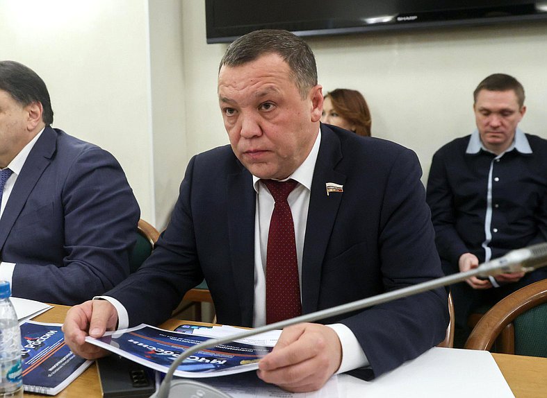 Член Комитета по безопасности и противодействию коррупции Динар Гильмутдинов