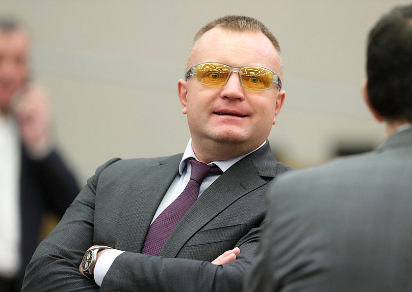 Первый заместитель Председателя Комитета по вопросам собственности, земельным и имущественным отношениям Иван Сухарев