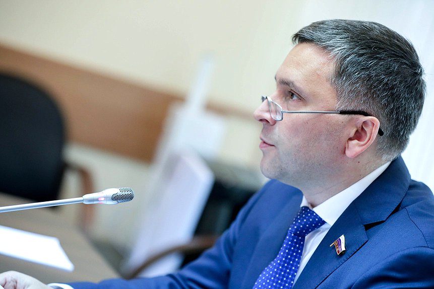 Председатель Комитета по экологии, природным ресурсам и охране окружающей среды Дмитрий Кобылкин