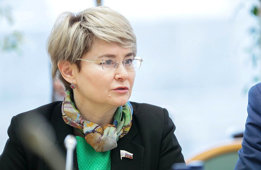 Член Комитета по просвещению Эльвира Аиткулова