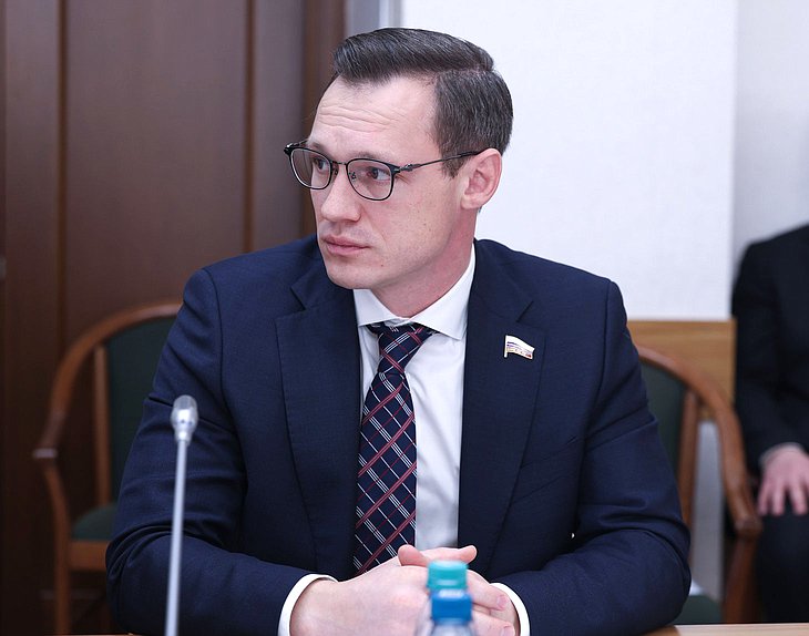 Заместитель Председателя Комитета по охране здоровья Дмитрий Гарцев