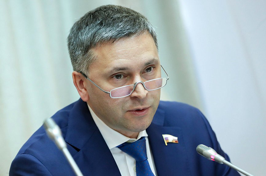 Председатель Комитета по экологии, природным ресурсам и охране окружающей среды Дмитрий Кобылкин