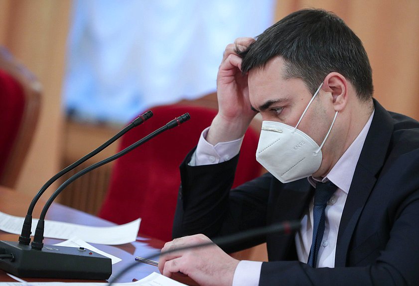 Председатель Комитета по охране здоровья Дмитрий Хубезов