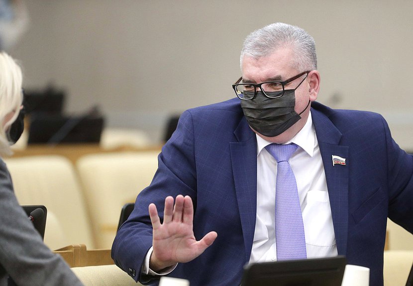 Первый заместитель Председателя Комитета по федеративному устройству и вопросам местного самоуправления Игорь Сапко