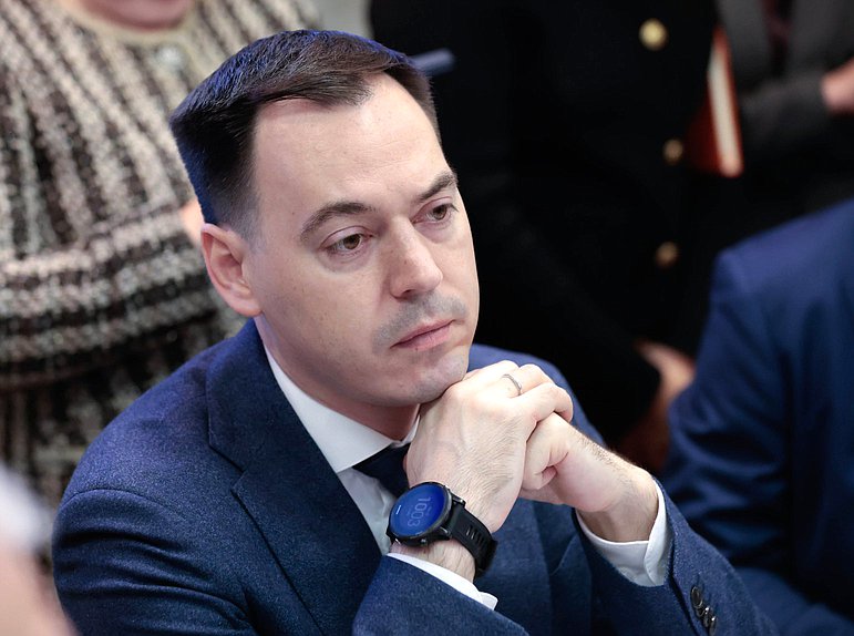 Член Комитета по цифровому развитию и искусственному интеллекту Дмитрий Шатунов