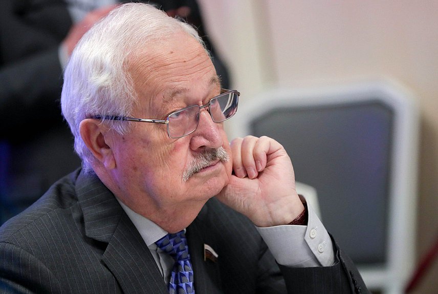 Член Комитета по аграрным вопросам Алексей Езубов