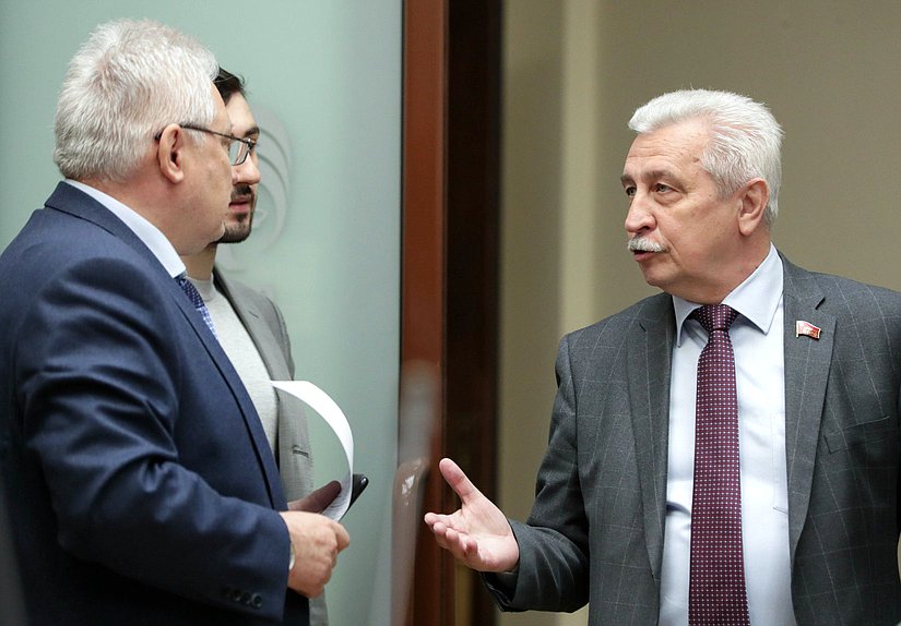 Член Комитета по охране здоровья Николай Осадчий