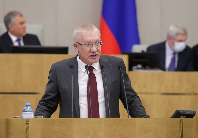 Председатель Комитета по контролю Олег Морозов