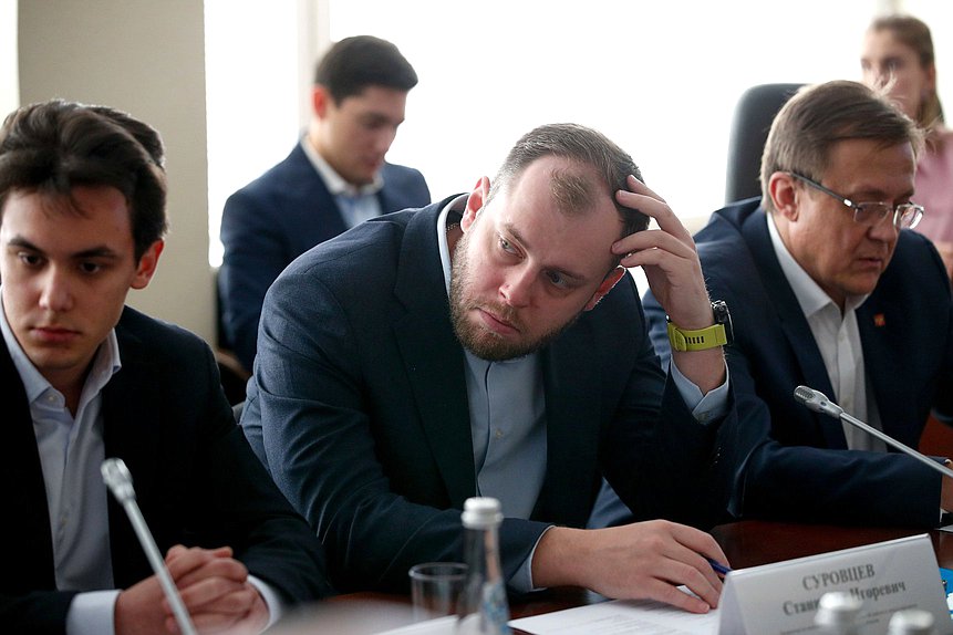 Круглый стол Комитета по молодежной политике на тему «Внутригрупповые конфликты в студенческой среде как угроза социальной стабильности. Социальные технологии эскалации и медиации конфликтов»