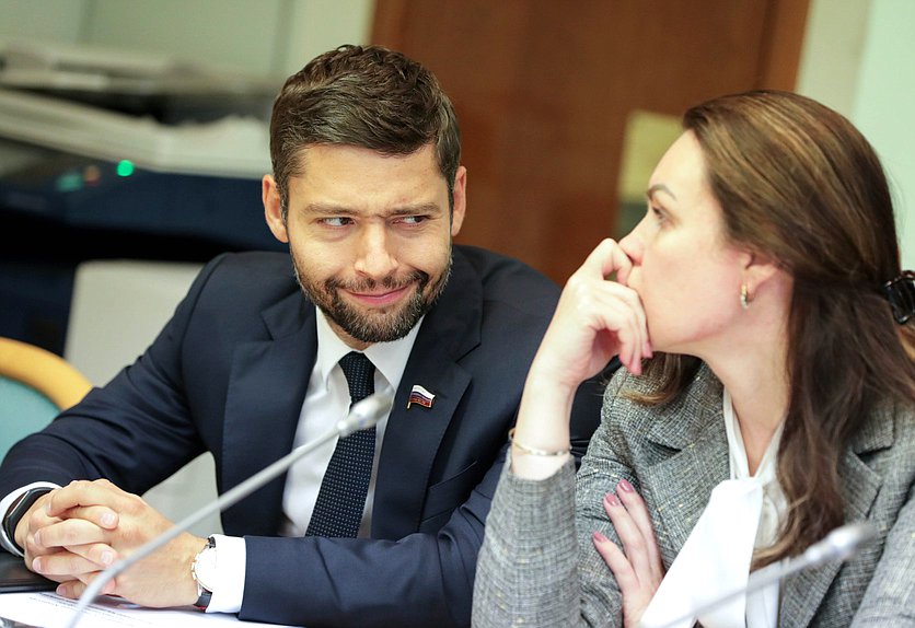 Член Комитета по строительству и жилищно-коммунальному хозяйству Александр Якубовский