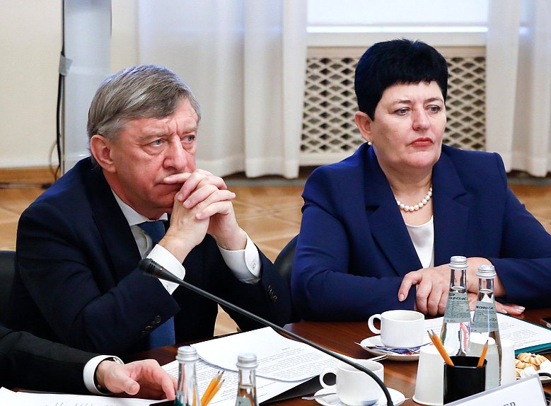 Члены Комитета по культуре Сергей Соловьев и Ольга Германова