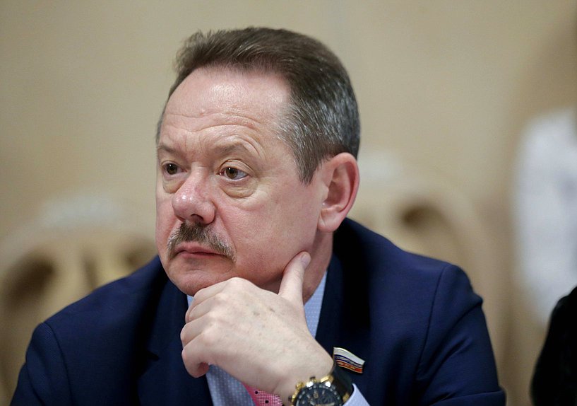 Член Комитета по региональной политике и проблемам Севера и Дальнего Востока Владимир Новиков