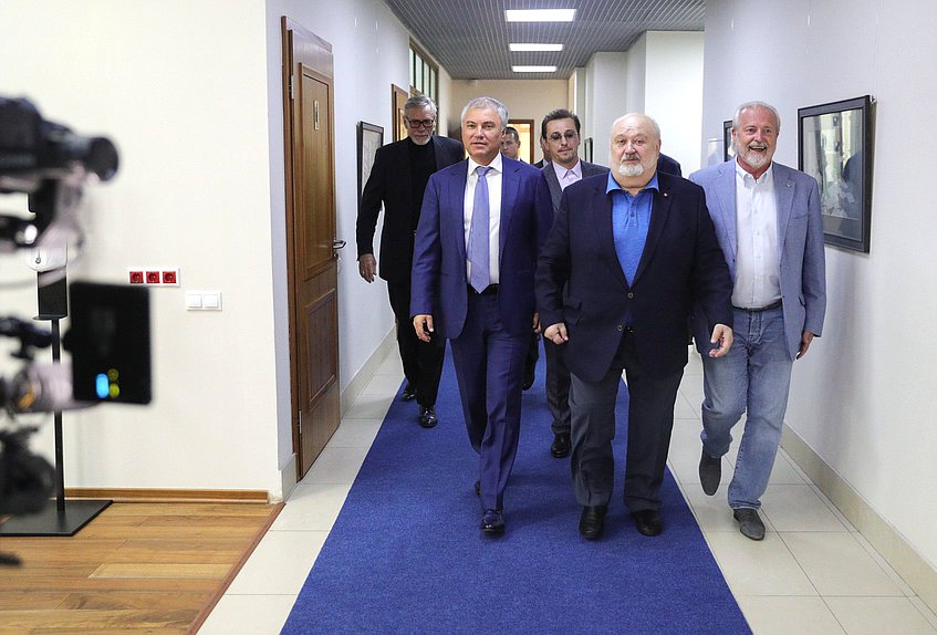 Председатель Государственной Думы Вячеслав Володин и ректор ВГИК им. С.А. Герасимова Владимир Малышев