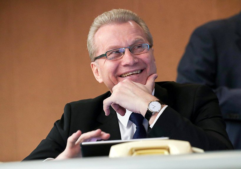 Полномочный представитель Президента РФ в Государственной Думе Гарри Минх