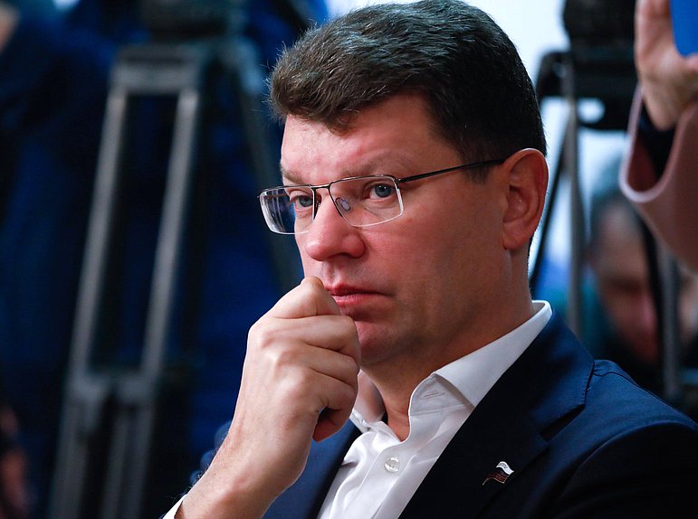 Первый заместитель Председателя Комитета по экономической политике Денис Кравченко