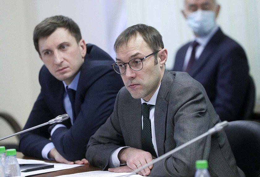 Заседание Комиссии по правовому обеспечению развития организаций оборонно-промышленного комплекса РФ на тему «Об итогах работы Комиссии за 2020 год: законодательное обеспечение поддержки ОПК и процесса диверсификации высокотехнологичных предприятий в новых условиях функционирования национальной экономики»