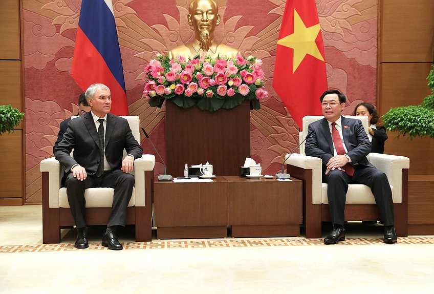 Chairman of the State Duma Vyacheslav Volodin and Chairman of the National Assembly of the Socialist Republic of Vietnam Vương Đình Huệ