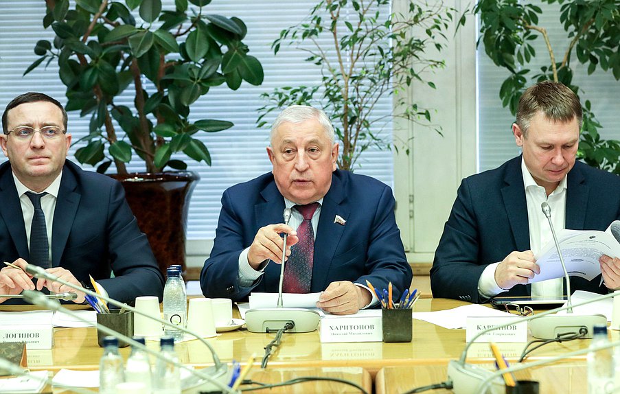 Председатель Комитета по развитию Дальнего Востока и Арктики Николай Харитонов и Первые заместители Председателя Комитета Вячеслав Логинов и Сергей Каргинов