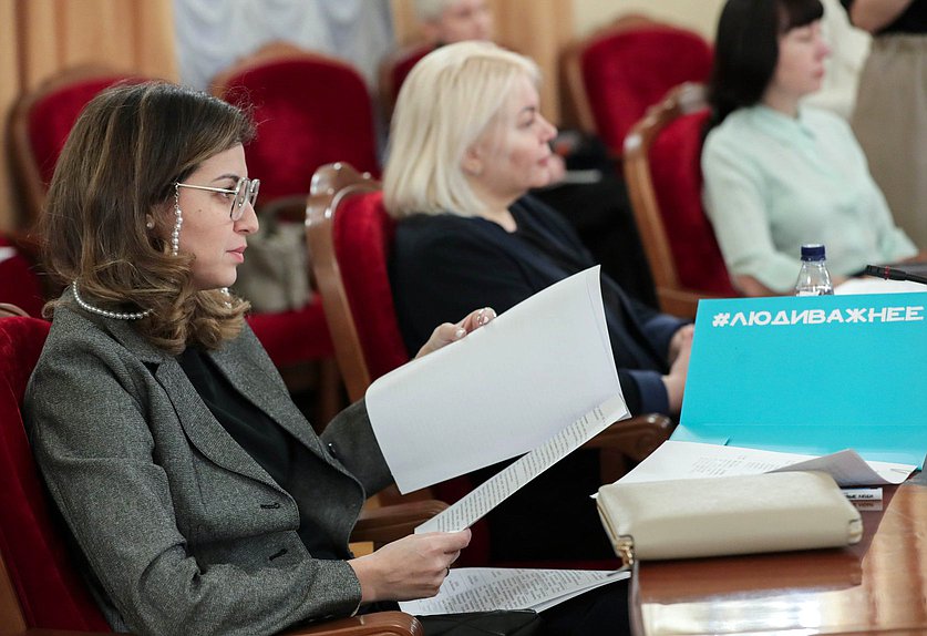 Экспертные слушания на тему «О совершенствовании трудового законодательства в интересах женщин»