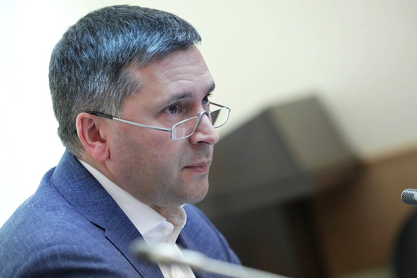 Председатель Комитета по экологии, природным ресурсам и охране окружающей среды Дмитрий Кобылкин