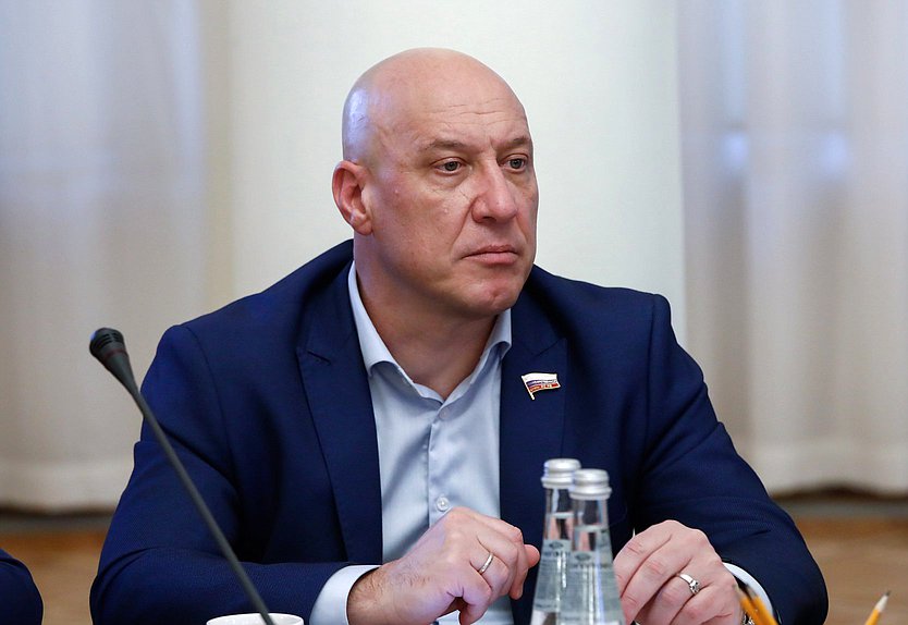 Первый заместитель Председателя Комитета по культуре Денис Майданов