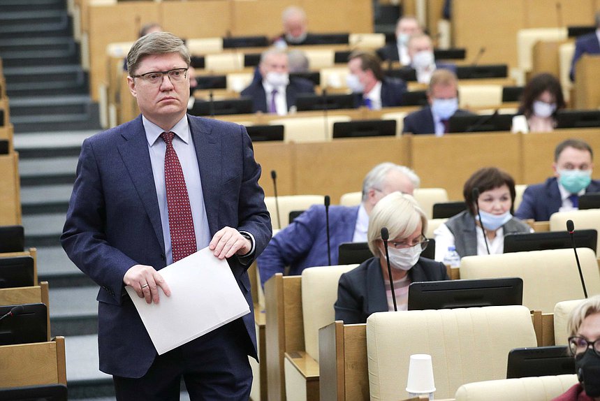 Член Комитета по труду, социальной политике и делам ветеранов Андрей Исаев