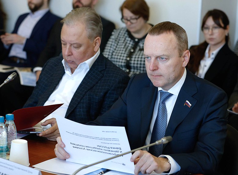 Первый заместитель Председателя Комитета по финансовому рынку Константин Бахарев