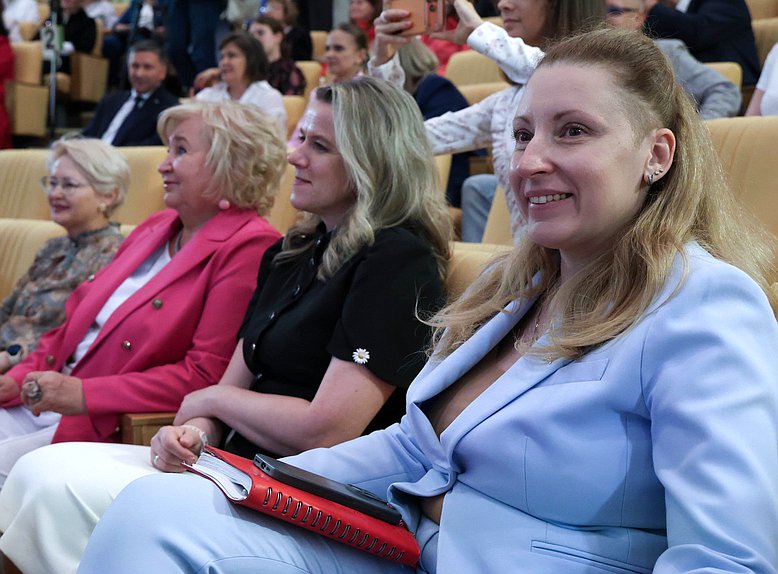 Заместитель Председателя Комитета по защите семьи, вопросам отцовства, материнства и детства Мария Дробот