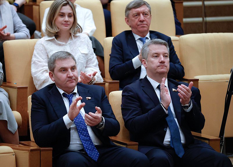 Первый заместитель Председателя Комитета по контролю Дмитрий Ламейкин и заместитель Председателя Комитета по защите конкуренции Антон Гетта