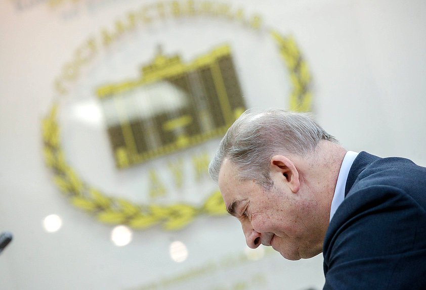 Член Комитета по физической культуре и спорту Владислав Третьяк