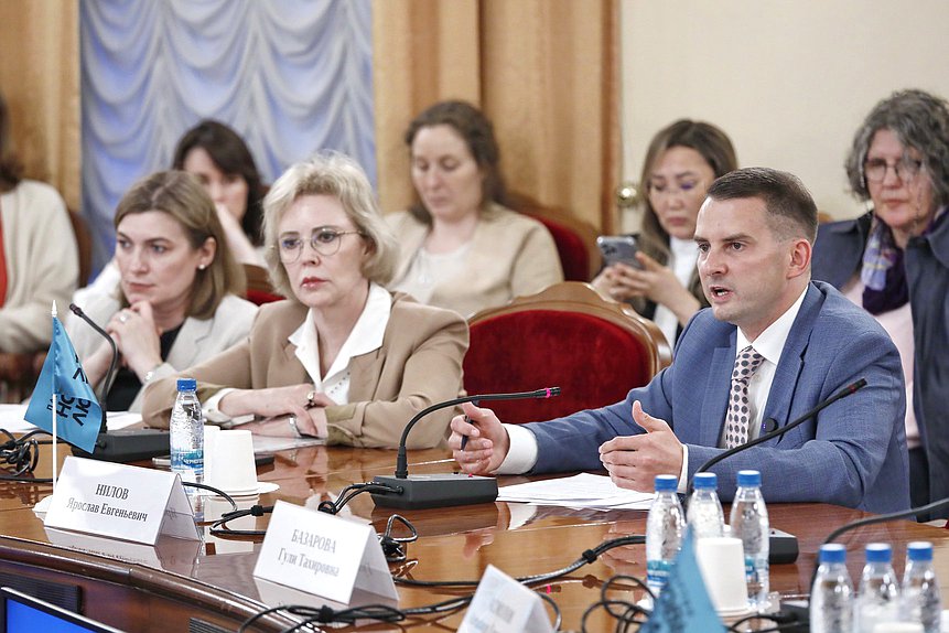 Председатель Комитета по труду, социальной политике и делам ветеранов Ярослав Нилов