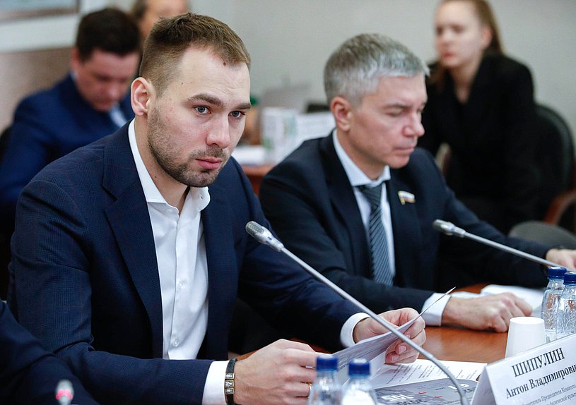 Заместитель Председателя Комитета по физической культуре и спорту Антон Шипулин