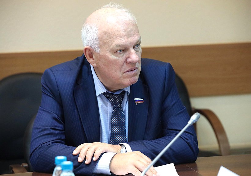 Заместитель Председателя Комитета по экологии, природным ресурсам и охране окружающей среды Анатолий Грешневиков