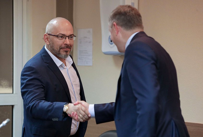Заместитель Председателя Комитета по вопросам собственности, земельным и имущественным отношениям Николай Николаев