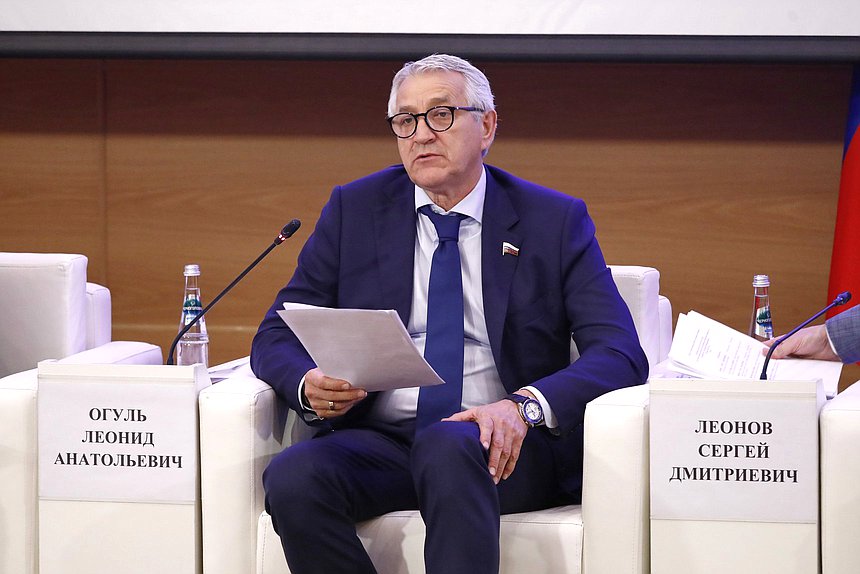 Первый заместитель Председателя Комитета по охране здоровья Леонид Огуль