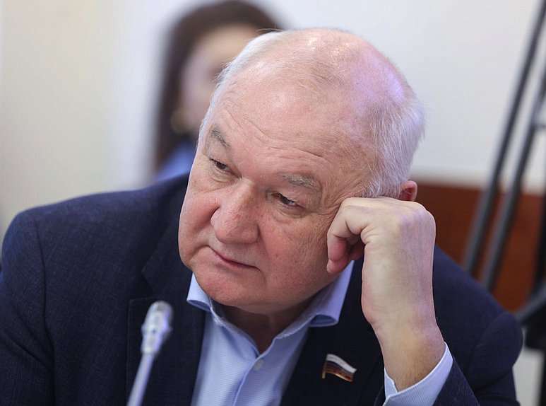 Первый заместитель Председателя Комитета по делам национальностей Ильдар Гильмутдинов