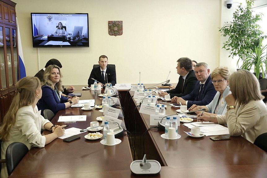 Заседание Комитета по молодежной политике