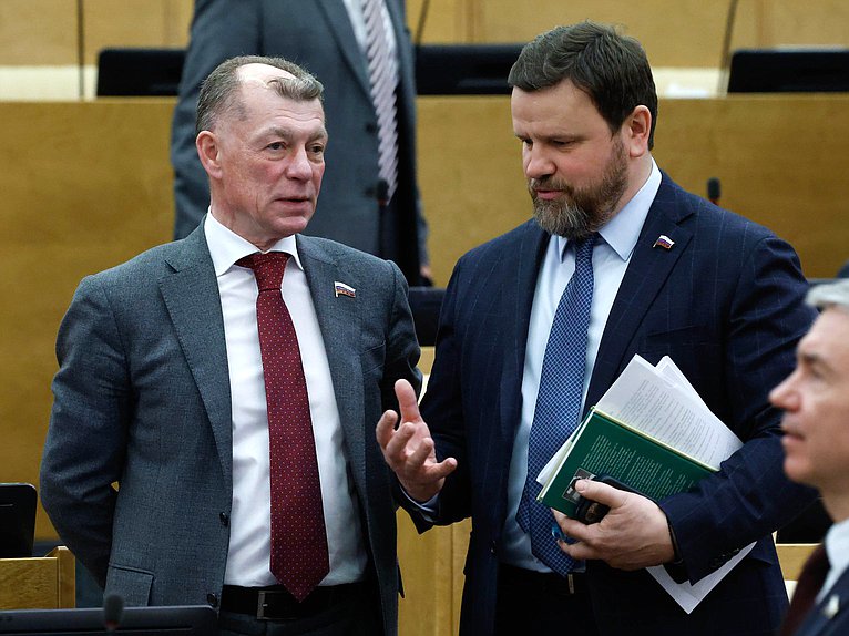 Председатель Комитета по экономической политике Максим Топилин и заместитель Председателя Комитета по энергетике Юрий Станкевич
