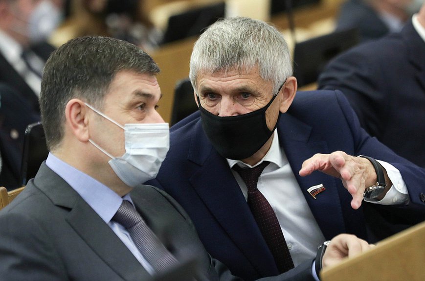Член Комитета по безопасности и противодействию коррупции Адальби Шхагошев и член Комитета по аграрным вопросам Алексей Лавриненко