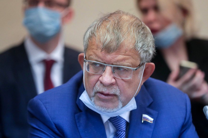 Член Комитета по экологии, природным ресурсам и охране окружающей среды Аркадий Пономарев