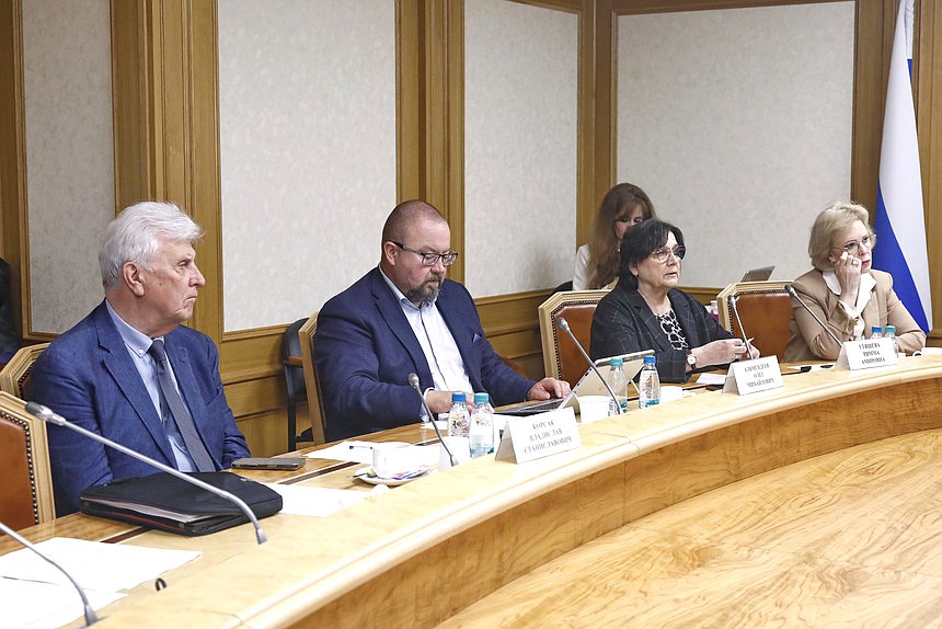 Заседание рабочей группы Комитета по охране здоровья по вопросам сохранения и сбережения репродуктивного здоровья