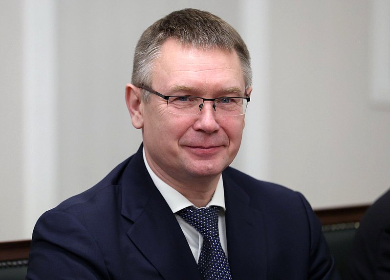 Первый заместитель Председателя Комитета по развитию Дальнего Востока и Арктики (координатор депутатской группы по связям с парламентом Республики Мадагаскар) Сергей Каргинов