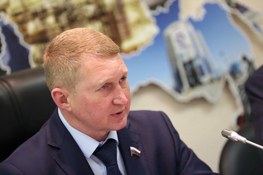 Член Комитета по промышленности и торговле Алексей Канаев